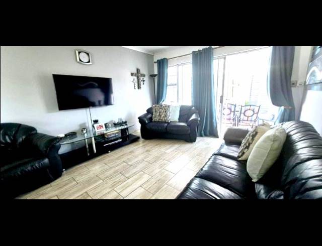 3 BEDROOM TOWNHOUSE FOR SALE IN BIRDSWOOD